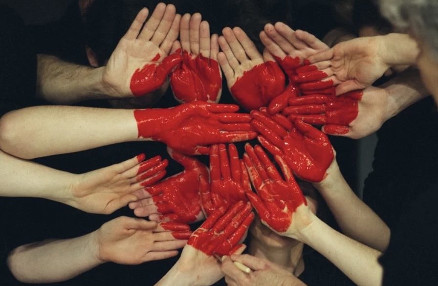 Teambuilding Workshop Thüringen: Zusammenarbeit sichtbar machen auf einer großen Leinwand Teambuilding Workshop Thüringen: Zusammenarbeit sichtbar machen auf einer großen Leinwand