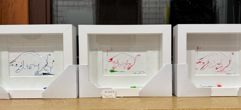 Kleine Golfkunstwerke mit dem Golftee gemalt. Für mehr Fotos bitte anrufen