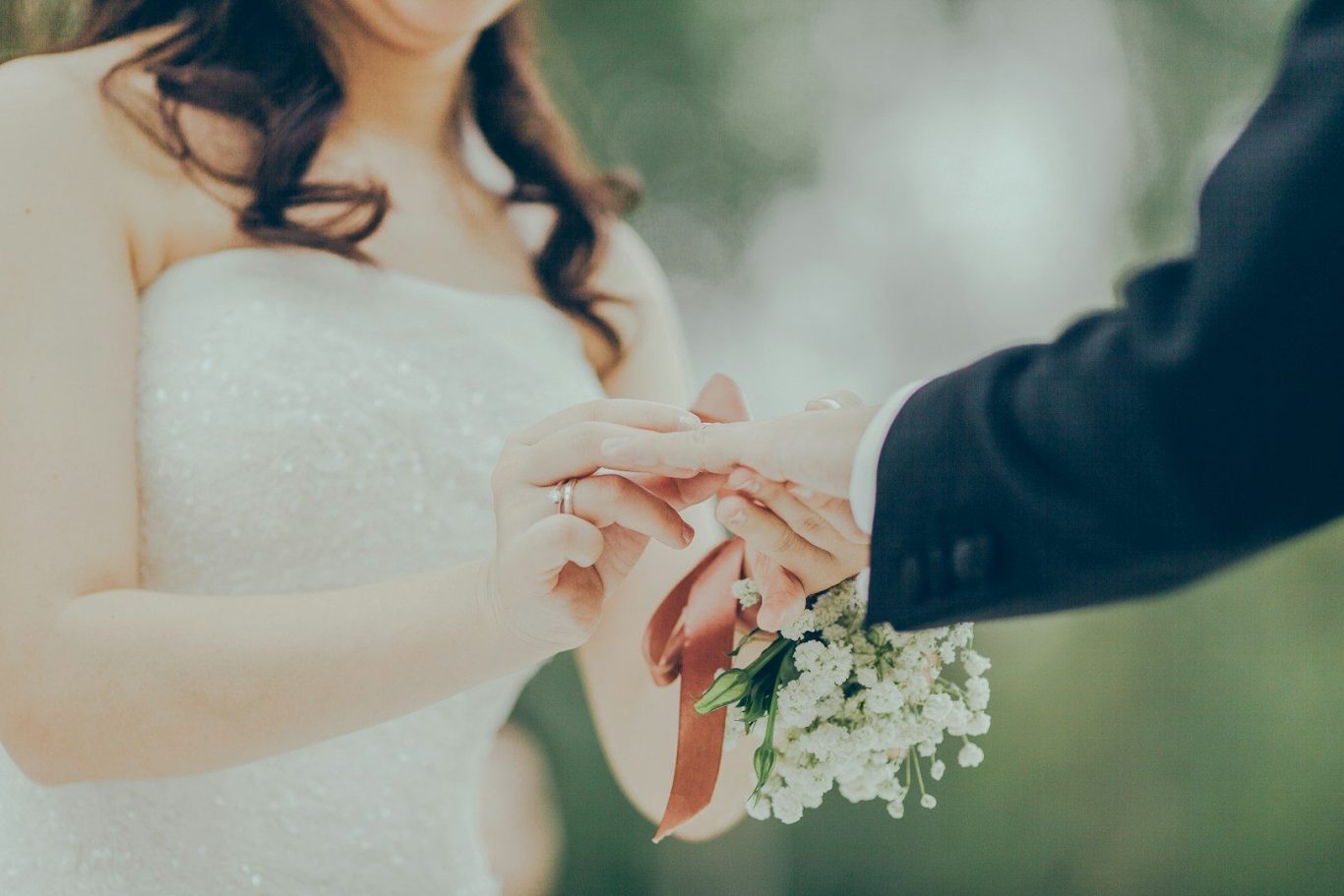 Freie Trauung Thüringen: Ihre Liebe. Ihre Geschichte. Ihr Moment.