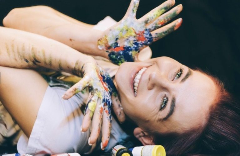 Ihr Team arbeitet auf einer gemeinsamen großen Leinwand Ihr Team arbeitet auf einer gemeinsamen großen Leinwand