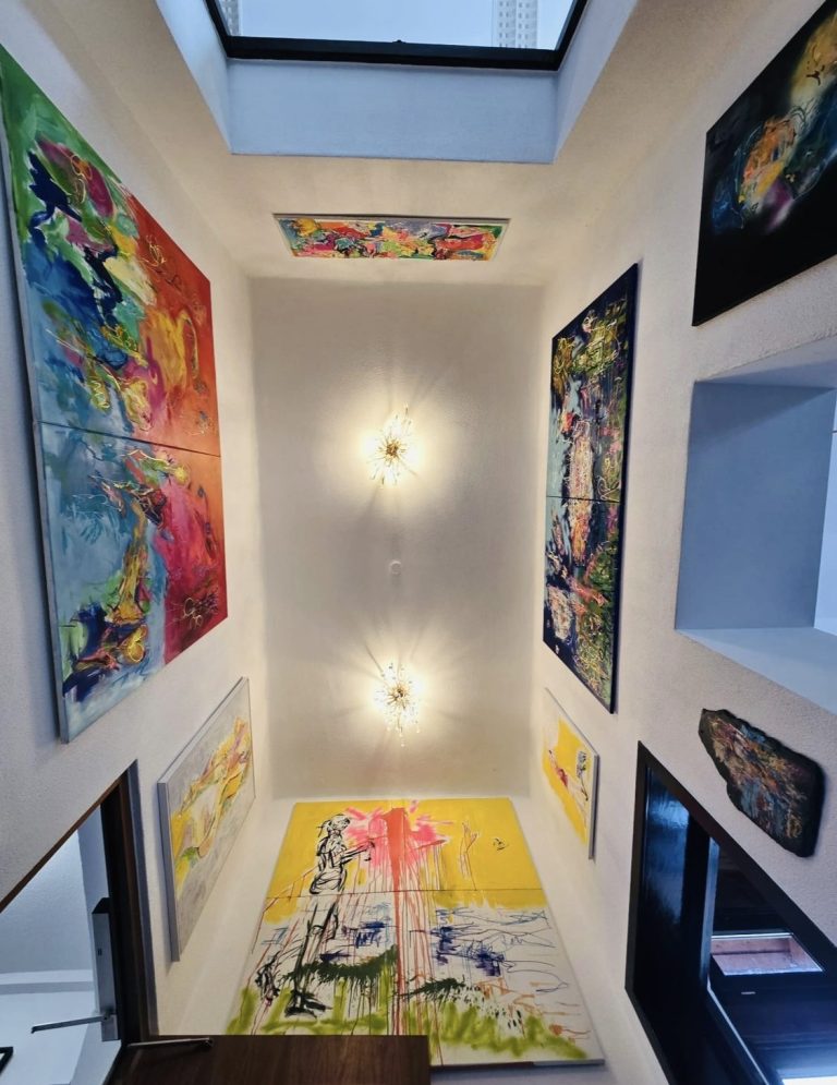 Kunstwerke von Nicole Leidenfrost schaffen charmante Impulse für neue Ideen – ohne abzulenken.