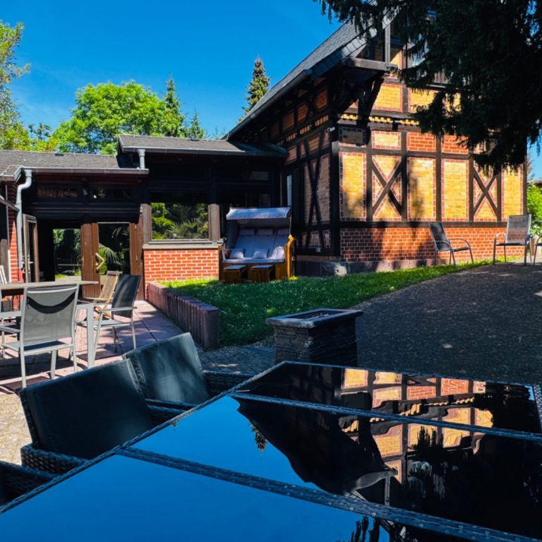 Teambuilding Thüringen mit Kunst, Kreativität und Teamgeist. Außergewöhnliche Teamtage und Workshops in der Kulturvilla Schnepfenthal Teambuilding Thüringen mit Kunst, Kreativität und Teamgeist. Außergewöhnliche Teamtage und Workshops in der Kulturvilla Schnepfenthal