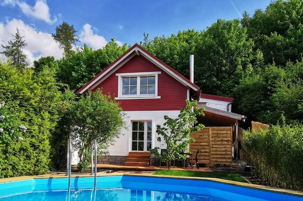 Die Kulturvilla bietet ein einzigartiges Ambiente für kreative Prozesse, mentale Gesundheit und exklusive Events im Grünen.