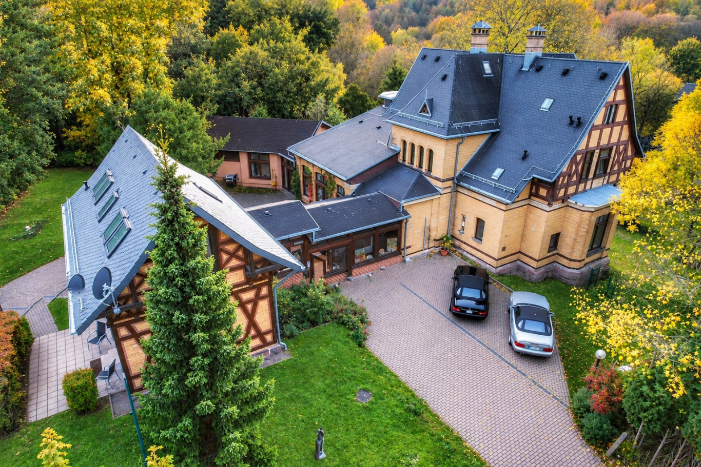 Ruhige Meeting-Location mit parkähnlichem Garten für persönliche Gespräche abseits öffentlicher Konferenzzentren